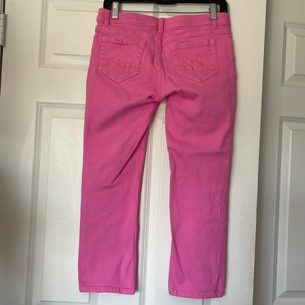 BEAUTIFUL LILLY PULITZER CROPPED JEANS. Size 2. Bright pink. EXCELLENT CONDITION